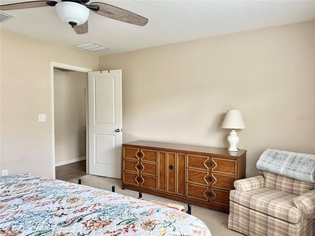 9242 FREEDOM HILL DR, Seffner, FL 33584