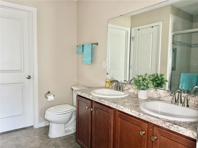 9242 FREEDOM HILL DR, Seffner, FL 33584