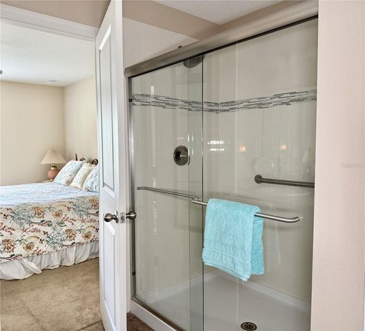 9242 FREEDOM HILL DR, Seffner, FL 33584