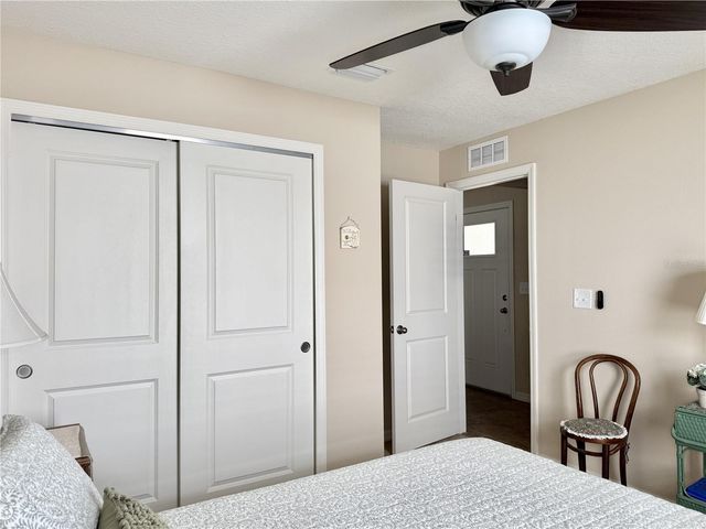 9242 FREEDOM HILL DR, Seffner, FL 33584