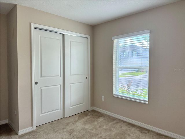 9242 FREEDOM HILL DR, Seffner, FL 33584