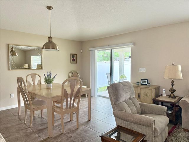 9242 FREEDOM HILL DR, Seffner, FL 33584