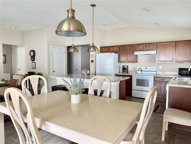 9242 FREEDOM HILL DR, Seffner, FL 33584