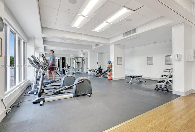 2801 NE 183rd St 1801W, Aventura, FL 33160