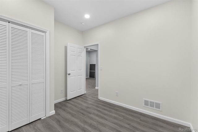 25457 New York Street, Dearborn Heights, MI 48125