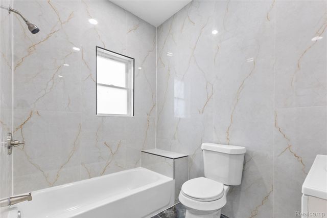 25457 New York Street, Dearborn Heights, MI 48125