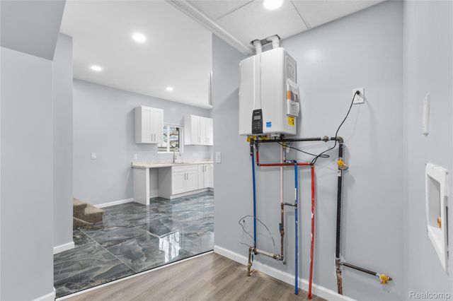 25457 New York Street, Dearborn Heights, MI 48125