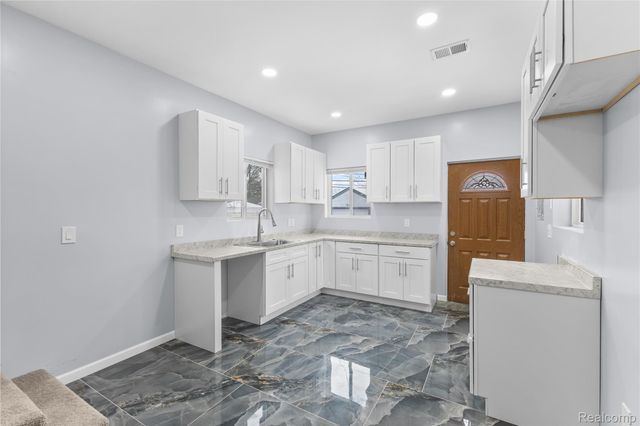 25457 New York Street, Dearborn Heights, MI 48125