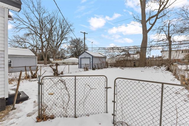 25457 New York Street, Dearborn Heights, MI 48125