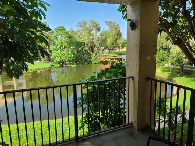 9999 SUMMERBREEZE Drive 417, Sunrise, FL 33322