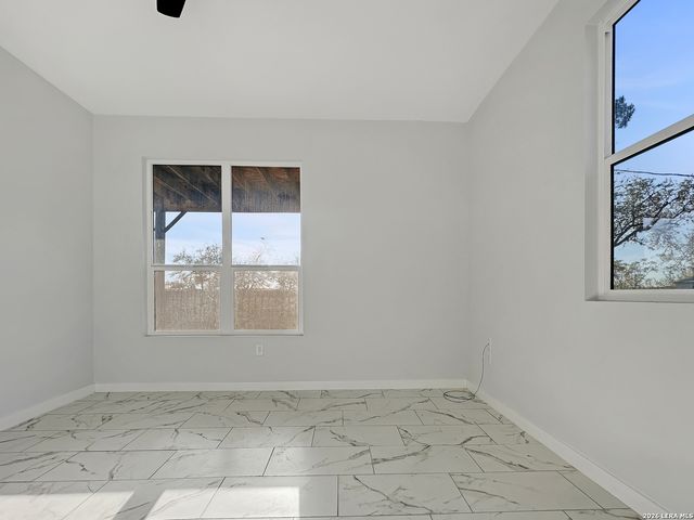 2292 Waterfront Park, Canyon Lake, TX 78133