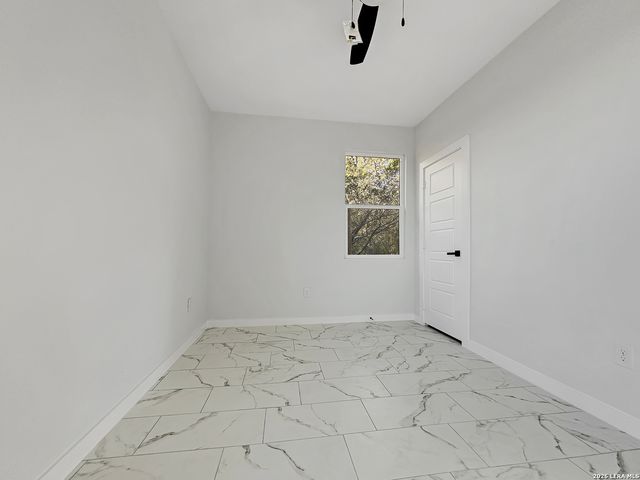 2292 Waterfront Park, Canyon Lake, TX 78133