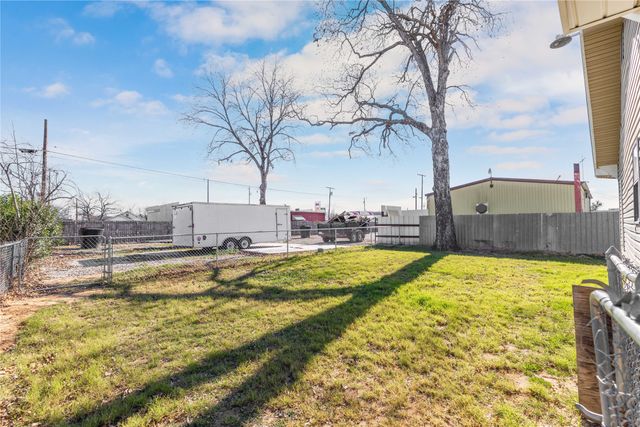 1410 Avenue E, Brownwood, TX 76801