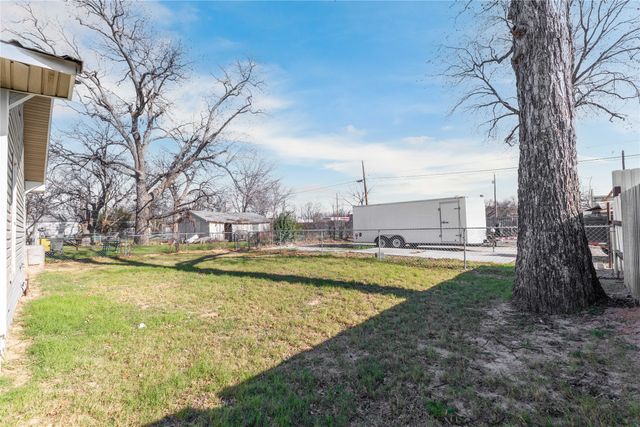 1410 Avenue E, Brownwood, TX 76801