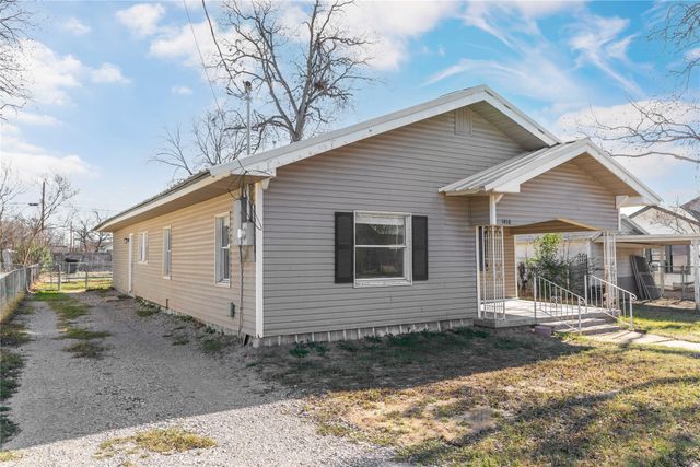 1410 Avenue E, Brownwood, TX 76801
