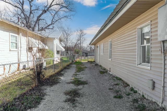 1410 Avenue E, Brownwood, TX 76801