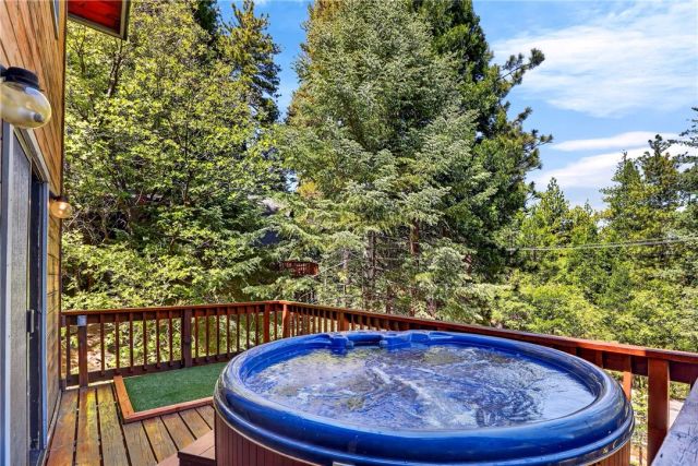 172 N Fairway, Lake Arrowhead, CA 92352