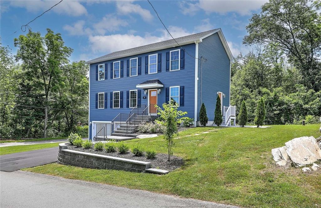 29 Graves Avenue, North Smithfield, RI 02896