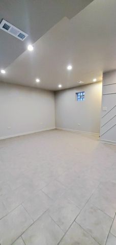 1440 E 72nd Street, Chicago, IL 60619