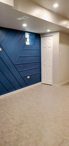 1440 E 72nd Street, Chicago, IL 60619