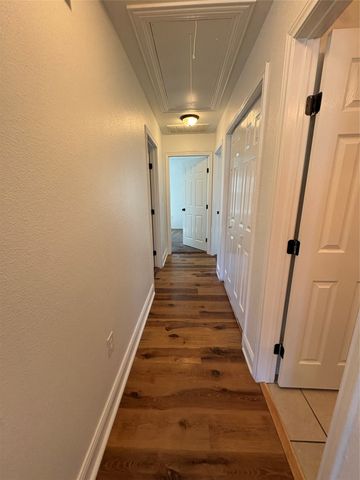 932 E Davis Avenue, Fort Worth, TX 76104