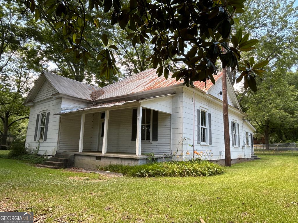 66 W Pleasant Hill Street, Woodland, GA 31836