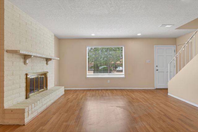 5901 Hayes Drive NW, Albuquerque, NM 87120
