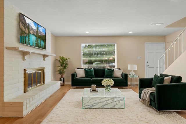 5901 Hayes Drive NW, Albuquerque, NM 87120