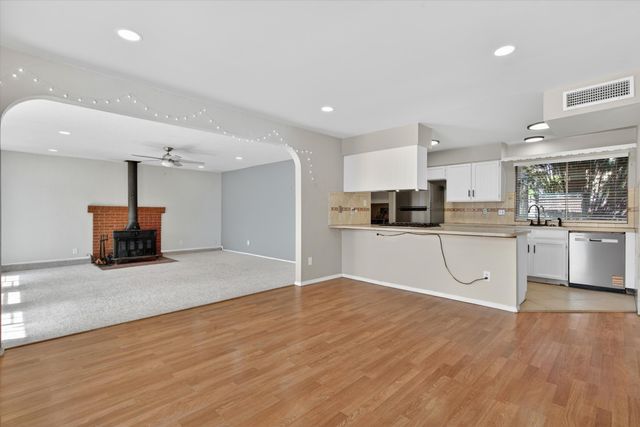5901 Hayes Drive NW, Albuquerque, NM 87120