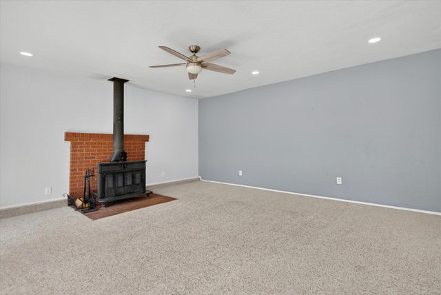 5901 Hayes Drive NW, Albuquerque, NM 87120