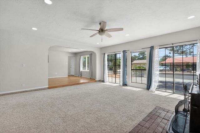 5901 Hayes Drive NW, Albuquerque, NM 87120