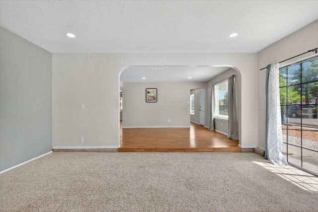5901 Hayes Drive NW, Albuquerque, NM 87120