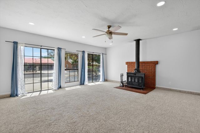 5901 Hayes Drive NW, Albuquerque, NM 87120