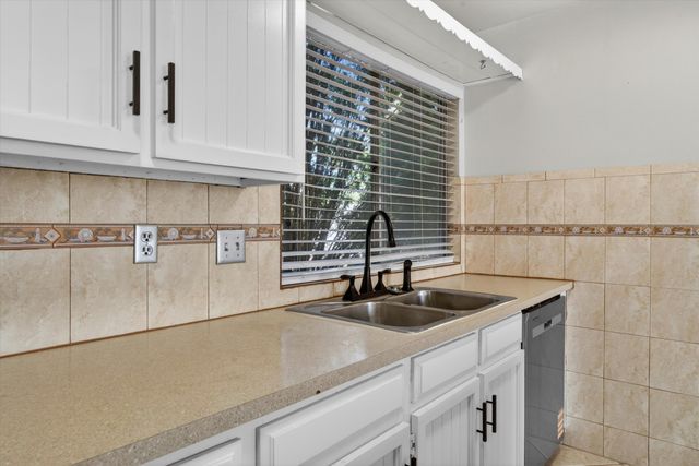 5901 Hayes Drive NW, Albuquerque, NM 87120