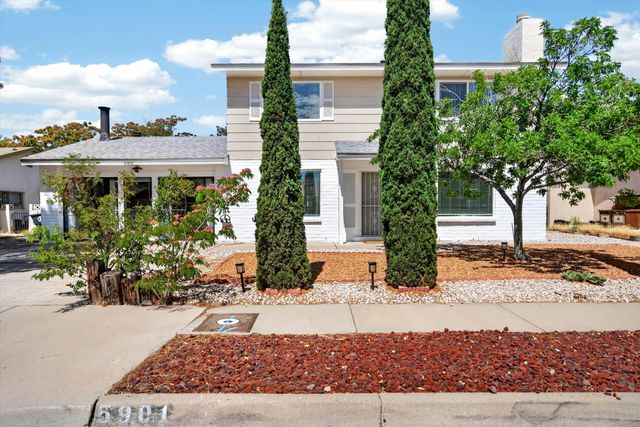 5901 Hayes Drive NW, Albuquerque, NM 87120