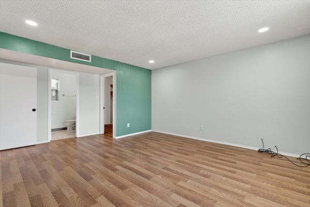 5901 Hayes Drive NW, Albuquerque, NM 87120