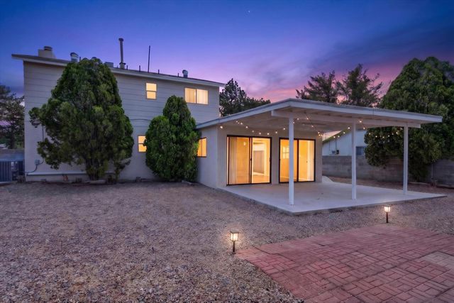 5901 Hayes Drive NW, Albuquerque, NM 87120