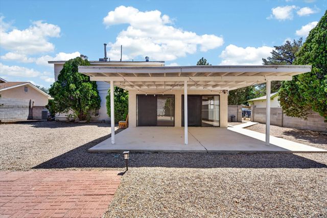 5901 Hayes Drive NW, Albuquerque, NM 87120