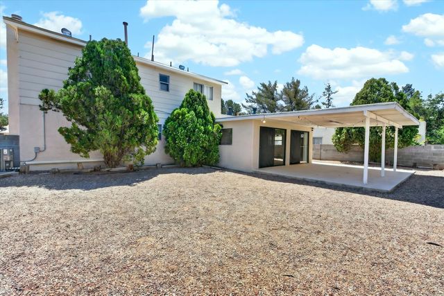 5901 Hayes Drive NW, Albuquerque, NM 87120