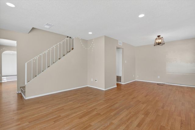5901 Hayes Drive NW, Albuquerque, NM 87120