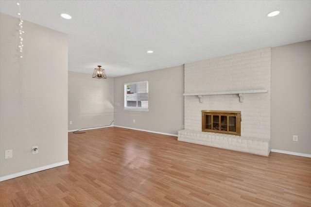 5901 Hayes Drive NW, Albuquerque, NM 87120