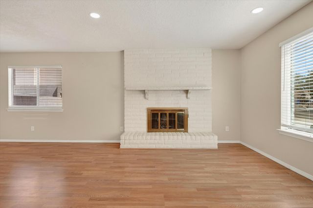5901 Hayes Drive NW, Albuquerque, NM 87120