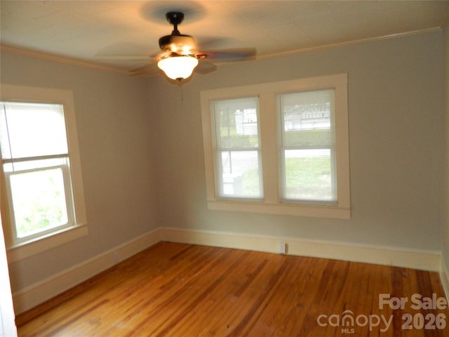 129 Edgebrook Place NW, Lenoir, NC 28645