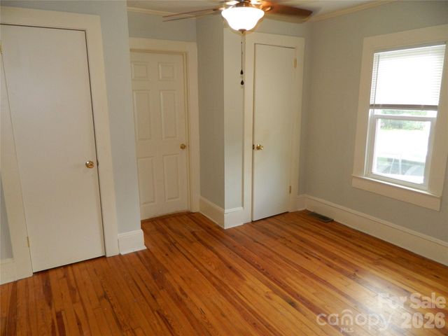 129 Edgebrook Place NW, Lenoir, NC 28645