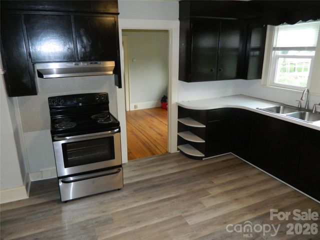 129 Edgebrook Place NW, Lenoir, NC 28645