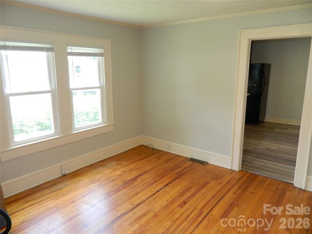 129 Edgebrook Place NW, Lenoir, NC 28645