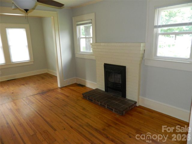 129 Edgebrook Place NW, Lenoir, NC 28645