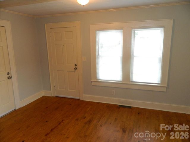 129 Edgebrook Place NW, Lenoir, NC 28645