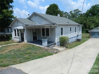 129 Edgebrook Place NW, Lenoir, NC 28645