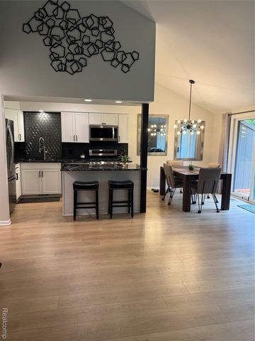 571 Park Place, Saline, MI 48176